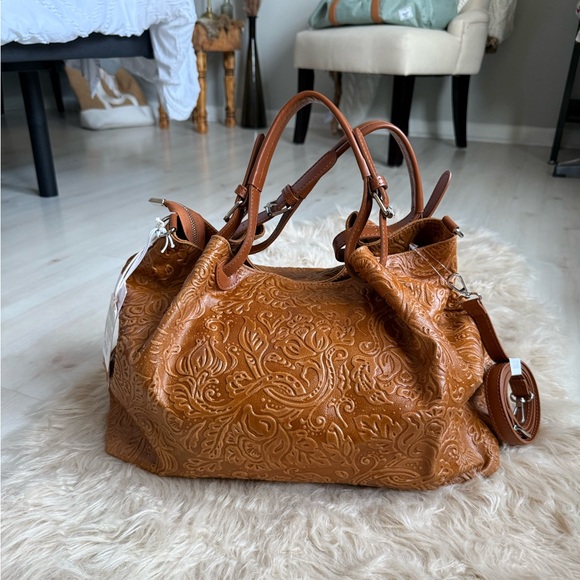 Isadora Handbags - NWT Isadora Genuine Italian Leather Tote Bag Purse